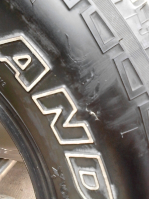 265/70R16 YOKOHAMA GEOLANDAR A/T-S มี 1 เส้น ปี 2014 TEL.081-427-3941 265/70R16 YOKOHAMA GEOLANDAR A/T-S มี 1 เส้น ปี 2014 TEL.081-427-3941