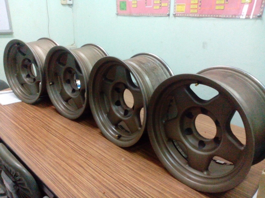 ขายล้อลายเบรดเล่ย์ 16x8 ออฟ 0 สวยๆๆครับ