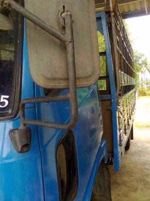 ขายรถบรรทุกหกล้อ HINO รถประกอบ เครื่อง 117 แรง กระบะคาร์โก้ยาว 5.30 เมตร ทะเบียนพร้อม