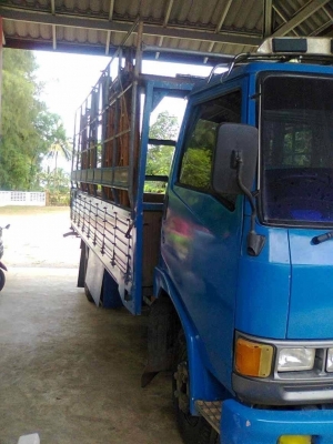 ขายรถบรรทุกหกล้อ HINO รถประกอบ เครื่อง 117 แรง กระบะคาร์โก้ยาว 5.30 เมตร ทะเบียนพร้อม