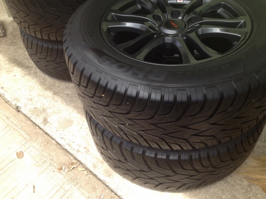 ขายล้อแม็ก TRD 18 พร้อมยาง 265/60/18 หรือรับแลก