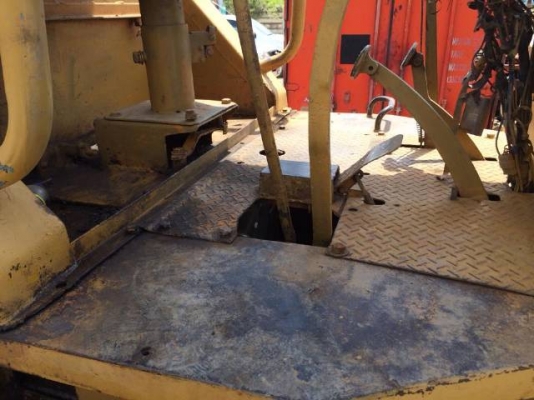 ขายรถเกรด KOMATSU GD376H (ขนาดเท่า CAT 120G-ใบมีด 12 ฟุต) สภาพพร้อมใช้งาน