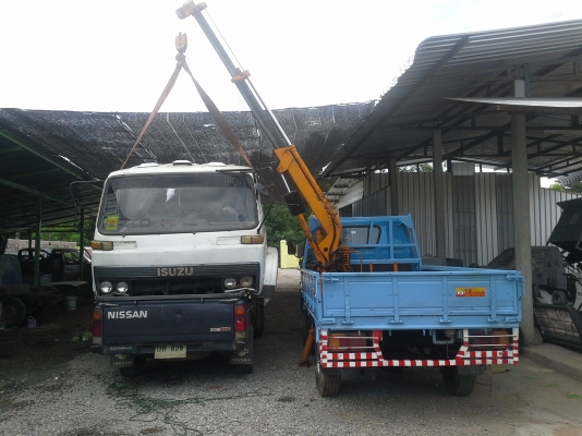 ขาย 4 ล้อกลาง ติดเครน ขาย 4 ล้อกลาง ติดเครน