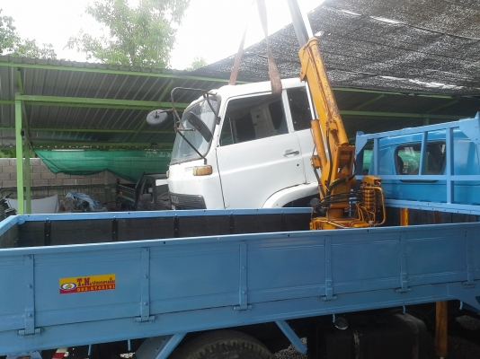 ขาย 4 ล้อกลาง ติดเครน ขาย 4 ล้อกลาง ติดเครน