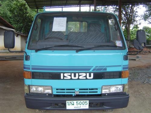 ขายรถบรรทุก 4 ล้อ ISUZU NKR 88 Hp แอร์ พวงมาลัยเพาเวอร์