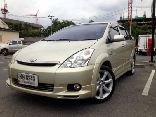 TOYOTA, WISH 2.0 S โฉม ปี05 สีบรอนซ์ทอง เกียร์ออโต้ ฟรีดาวน์ !! สุดยอดรถอเนกประสงค์ มือเดียว เข้า 0 ตลอด รับประกันไม่เคยชน ภายในเบาะหนังเเท้ 3 เเถว กุญเเจรีโมท เครื่องเเน่น ช่วงล่างดี เเอร์ฉ่ำ ยางใหม่ ตัวถังบางเดิม โดยรวมสภาพพร้อมใช้ สนใจโทรสอบถามได้