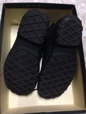 ขายรองเท้าหนัง BLACK CLARKS แท้ มือสอง สภาพยังใหม่ๆ ขายรองเท้าหนัง BLACK CLARKS แท้ มือสอง สภาพยังใหม่ๆ