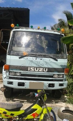 รถเทเลอร์ท้ายเป็ด ยี่ห้ออีซูซุ ขนาด 195 แรงม้า เกียร์กระแทก รถปี95 รถเทเลอร์ท้ายเป็ด ยี่ห้ออีซูซุ ขนาด 195 แรงม้า เกียร์กระแทก รถปี95