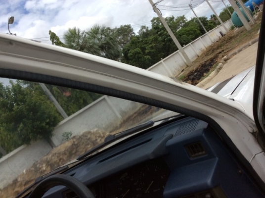 รถกระบะมิตซูแคป ปี91 เครื่องดีเซลเดิม 4D56 เกียร์ธรรมดา เพาเวอร์ ภายในสวยเดิม แอร์หนาว ตัวถังบางเดิมทั้งคัน ตะเข็บเดิม สีบางทุกชิ้น คัสซีไม่ผุ เครื่องดี เกียร์แน่น แม็ก15 รถขับดีครับ