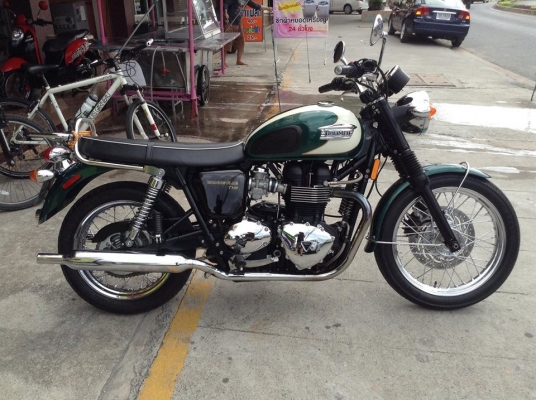 Triumph bonnevill t 100