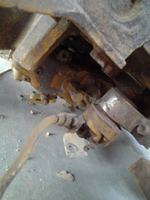 KOMATSU 60-5 มีแต่เครื่องครับเสื้อแตก ปั้มโซล่ามี ท้องอ่างไม่มี