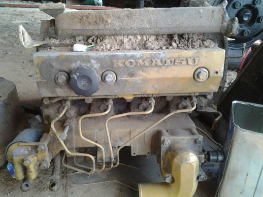 KOMATSU 60-5 มีแต่เครื่องครับเสื้อแตก ปั้มโซล่ามี ท้องอ่างไม่มี