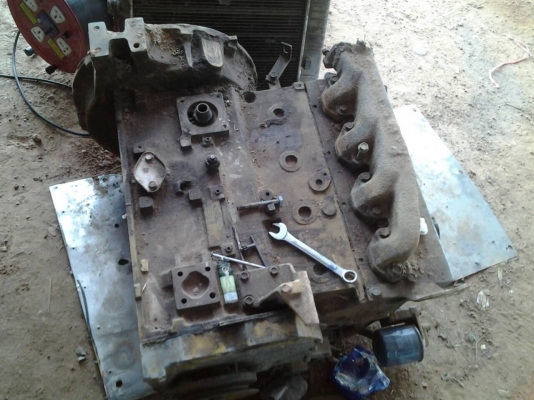 KOMATSU 60-5 มีแต่เครื่องครับเสื้อแตก ปั้มโซล่ามี ท้องอ่างไม่มี