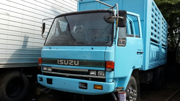 ขาย10ล้อ อีซูซุร๊อคกี้นางฟ้า เครื่อง 6HE1 195แรงม้า 1เพลา เบรคจิฟฟี่ พวงมาลัยพาวเวอร์ กระบะ3มิตร ลอนเฉียง ยาว6เมตร รถออกห้างแท้ๆ ยางดี10เส้น สภาพสวย พร้อมใช้มาก ตอนนี้ กำลังทีสีหัวอยู่ ขาย10ล้อ อีซูซุร๊อคกี้นางฟ้า เครื่อง 6HE1 195แรงม้า 1เพลา เบรคจิฟฟี่ พวงมาลัยพาวเวอร์ กระบะ3มิตร ลอนเฉียง ยาว6เมตร รถออกห้างแท้ๆ ยางดี10เส้น สภาพสวย พร้อมใช้มาก ตอนนี้ กำลังทีสีหัวอยู่