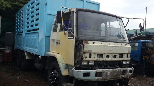 ขาย10ล้อ อีซูซุร๊อคกี้นางฟ้า เครื่อง 6HE1 195แรงม้า 1เพลา เบรคจิฟฟี่ พวงมาลัยพาวเวอร์ กระบะ3มิตร ลอนเฉียง ยาว6เมตร รถออกห้างแท้ๆ ยางดี10เส้น สภาพสวย พร้อมใช้มาก ตอนนี้ กำลังทีสีหัวอยู่