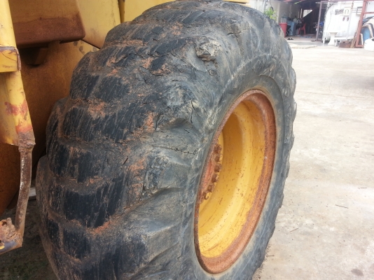 รถตักล้อยาง 924F