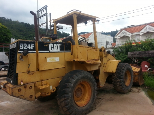 รถตักล้อยาง 924F