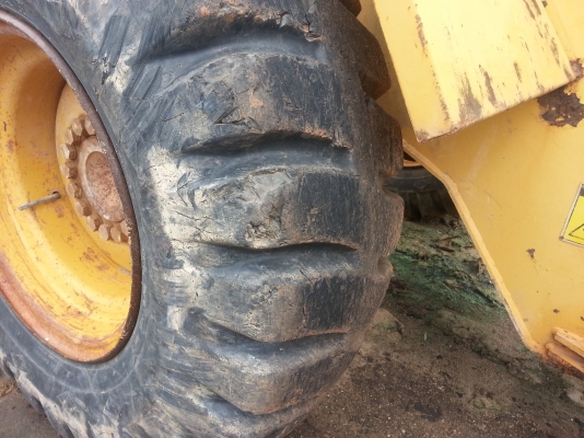 รถตักล้อยาง 924F