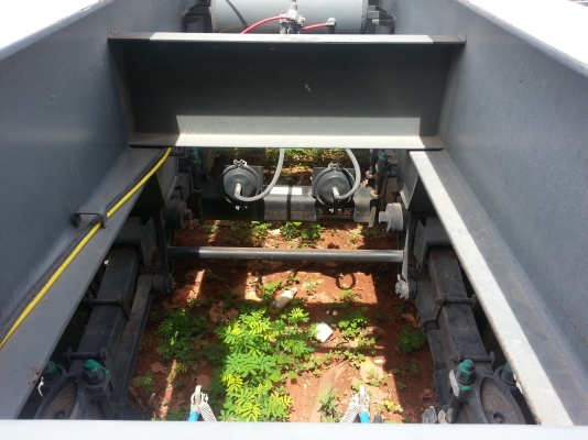 หางก้างสามเพลา ผลิตจากอู่แถวรังสิต มีสี่ชิ้น เลือกได้คะ