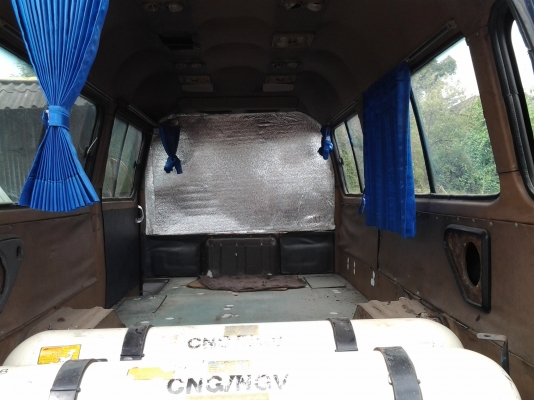 ขายรถตู้บัสดี้เครื่อง1Jติดแก๊สCNG/NGV เครื่องไม่ดีต้องซ่อม ทะเบียนเต็มถึงปี58 สภาพภายนอกดีไม่ผุ แต่สีร่อนเป็นบางจุด รายละเอียดสอบถามได้ครับ ขาย 45000 บาท