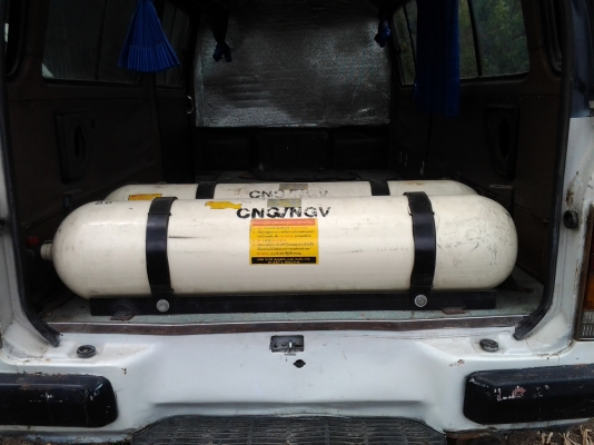 ขายรถตู้บัสดี้เครื่อง1Jติดแก๊สCNG/NGV เครื่องไม่ดีต้องซ่อม ทะเบียนเต็มถึงปี58 สภาพภายนอกดีไม่ผุ แต่สีร่อนเป็นบางจุด รายละเอียดสอบถามได้ครับ ขาย 45000 บาท