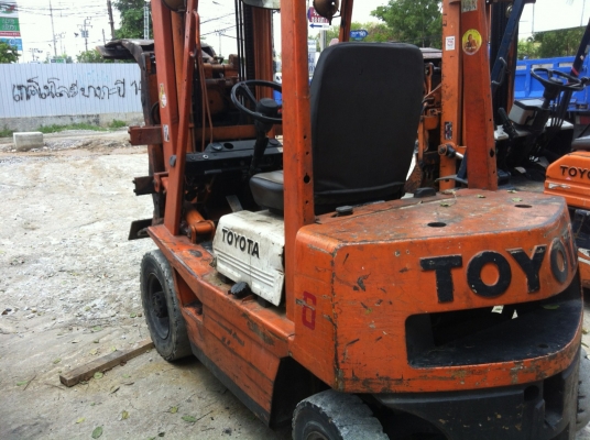 ขายโฟคลิฟ3พร้อมปากคีบกระดาษ3คัน ขายโฟคลิฟ3พร้อมปากคีบกระดาษ3คัน