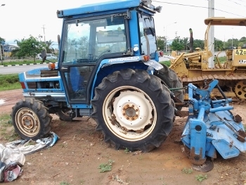 ต้องการ รถไถ ราคาสวยๆ  แรงดีๆ ไว้ใช้งาน เชิญทางนี้ครับ เรามี ISEKI LANDLEDER: 4 WD พร้อมโรตารี่พรวนดิน ตู้แอร์ ครับ