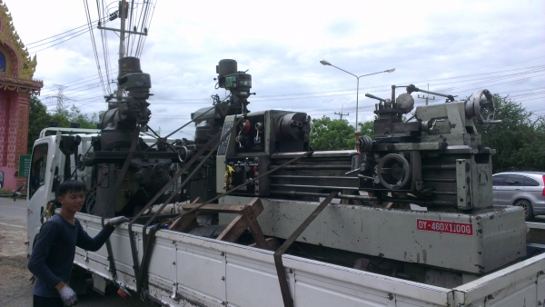 " New Item " มาแล้วครับ แท่นกลึง 7 ฟุต 4 เพลาเด้ง 460x1100 185,000- มาพร้อมกับ แท่นมิลลิ่ง m2 58,000- กับ 75,000- ครับผม