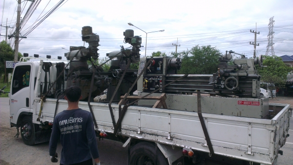 " New Item " มาแล้วครับ แท่นกลึง 7 ฟุต 4 เพลาเด้ง 460x1100 185,000- มาพร้อมกับ แท่นมิลลิ่ง m2 58,000- กับ 75,000- ครับผม