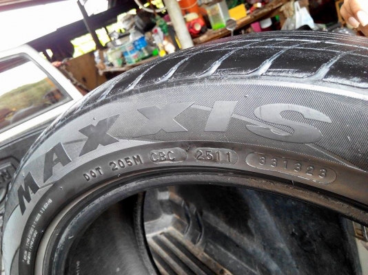 ขายยาง 215/50/17 MAXXIS ปี11 2เส้น 500
