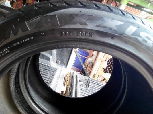 ขายยาง 215/50/17 MAXXIS ปี11 2เส้น 500