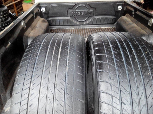 ขายยาง 215/50/17 MAXXIS ปี11 2เส้น 500