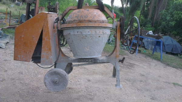 Sell> ขายโม่ปูนจิ๋ว ยี่้ห้อ Baton มอเตอร์ 3 แรง 2 สาย สภาพนางฟ้า พร้อมใช้งานครับ