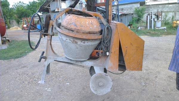 Sell> ขายโม่ปูนจิ๋ว ยี่้ห้อ Baton มอเตอร์ 3 แรง 2 สาย สภาพนางฟ้า พร้อมใช้งานครับ