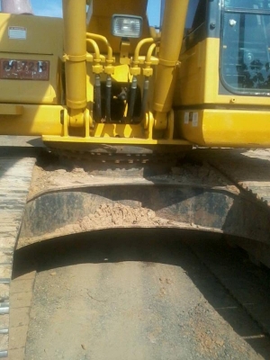ขาย KOMATSU 200-8 สภาพเต็ม เเอร์ไฟฟ้าครบ เล่มทะเบียนพร้อม ราคา 2,300,000 บาท โทร 087-9666599 คุณหนาม