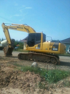 ขาย KOMATSU 200-8 สภาพเต็ม เเอร์ไฟฟ้าครบ เล่มทะเบียนพร้อม ราคา 2,300,000 บาท โทร 087-9666599 คุณหนาม