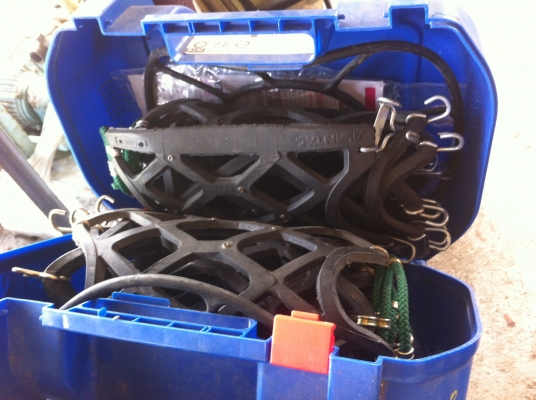 ยางพันล้อรถไว้สำหรับลุยพื้นที่ๆเป็นโคลน ป้องกันรถลื่น 1กล่องใช้ได้ 2 ล้อ(กล่องละ 1000 บ.)