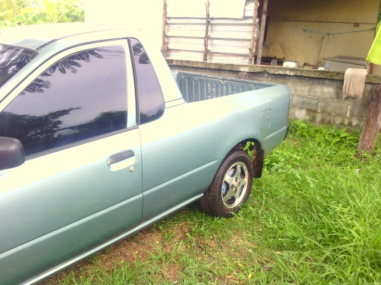 ขายนิสสัน NV ล้อแมก ติดแก็ช แอร์เย็น ภาษ๊ไม่ขาด