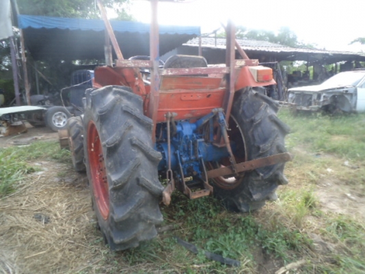 ขายรถไถ KUBOTA รุ่น L 35 เครื่องยนต์ 4 สูบ 2เพลา มีดันหน้าให้ ราคา 142000  บาท