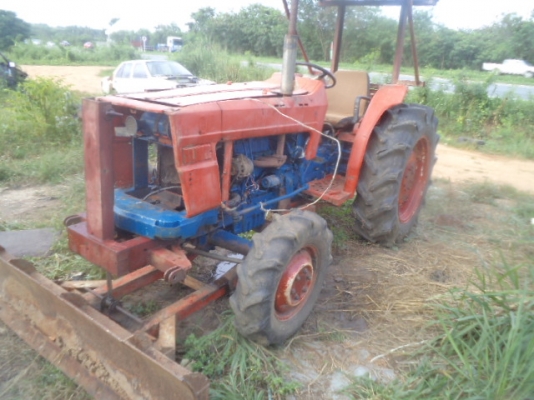 ขายรถไถ KUBOTA รุ่น L 35 เครื่องยนต์ 4 สูบ 2เพลา มีดันหน้าให้ ราคา 142000  บาท