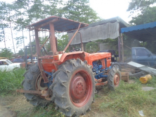 ขายรถไถ KUBOTA รุ่น L 35 เครื่องยนต์ 4 สูบ 2เพลา มีดันหน้าให้ ราคา 142000  บาท