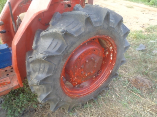 ขายรถไถ KUBOTA รุ่น L 35 เครื่องยนต์ 4 สูบ 2เพลา มีดันหน้าให้ ราคา 142000  บาท