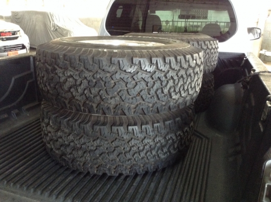 ยาง bf goodrich 265/75/16 สภาพ95\%ขึ้น ยางอย่างเดียวไม่รวมแม็ก