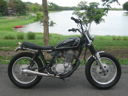 ขาย SR400 ปี95 แต่ง tracker อินวอย เฟรมกับเครื่อง