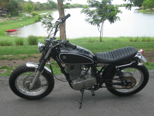 ขาย SR400 ปี95 แต่ง tracker อินวอย เฟรมกับเครื่อง