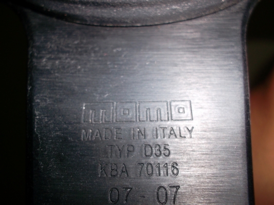 พวงมาลัย momo แท้