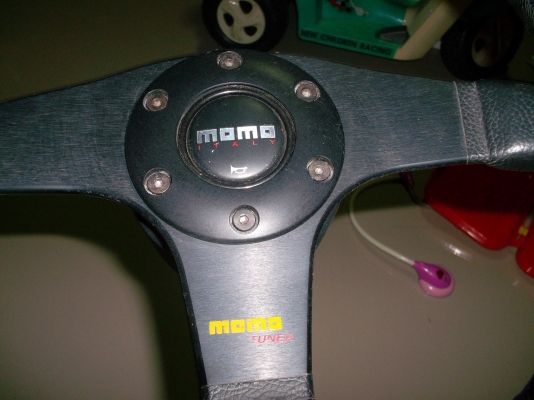 พวงมาลัย momo แท้