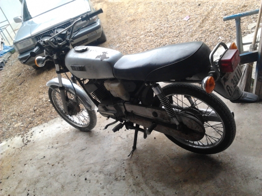 ขายรถ yamaha rx100 ทะเบียนพร้อมโอนครับ