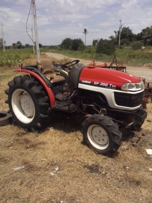 Yanman EF 352 Tex รถสวยสภาพดี เคลื่องติดง่าย วิ่งเงี่ยบ เข้าเกียร์ไม่มีดัง ยางาวย ยางดี  พวงมาลัยพาวเวอร์  มีแต่ตัว  สนใจติดต่อ 089-9638932  จ.ลพบุรี อ. ชัยบาดาล ต. บัวชุม