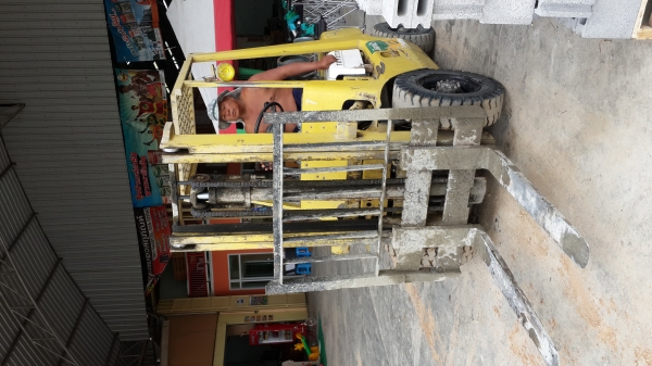 ขายรถโฟล์คลิฟท์ Toyota 2.5 ตัน เครื่องเบนซิน ยางตัน 4 เส้น